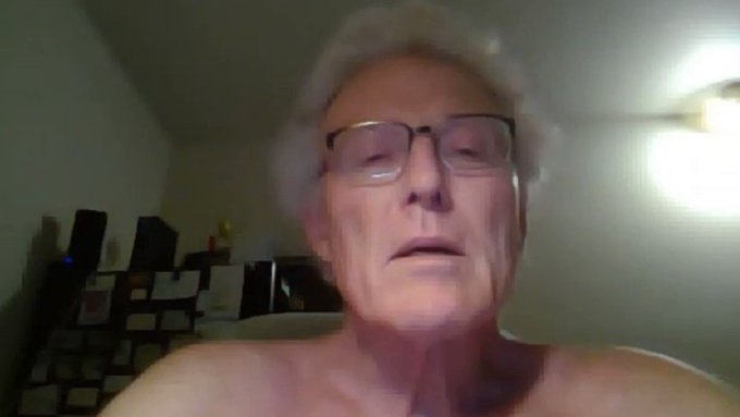 somebody come get their grandpa 😳  ᶠᵘˡˡ ᵛᶦᵈ ᵒⁿ ᵐʸ ᶜʰᵃⁿⁿᵉˡ https://t.co/joMKzCApBV