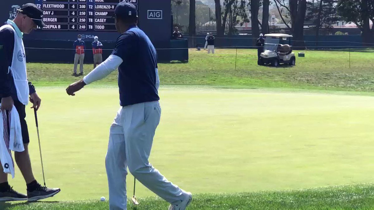 How did this not go in?...😱
(Par 5 No. 4)
#PGAChamp 🐅
(📸: Ted -friend on the course) #TPCHardingPark @TigerWoods @TPCHardingPark https://t.co/0X8rLBTgkN