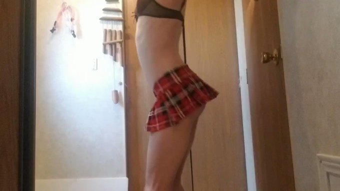 Trying to learn how to shake my ass lol full video on my onlyfans just finished uploading

#crossdresser