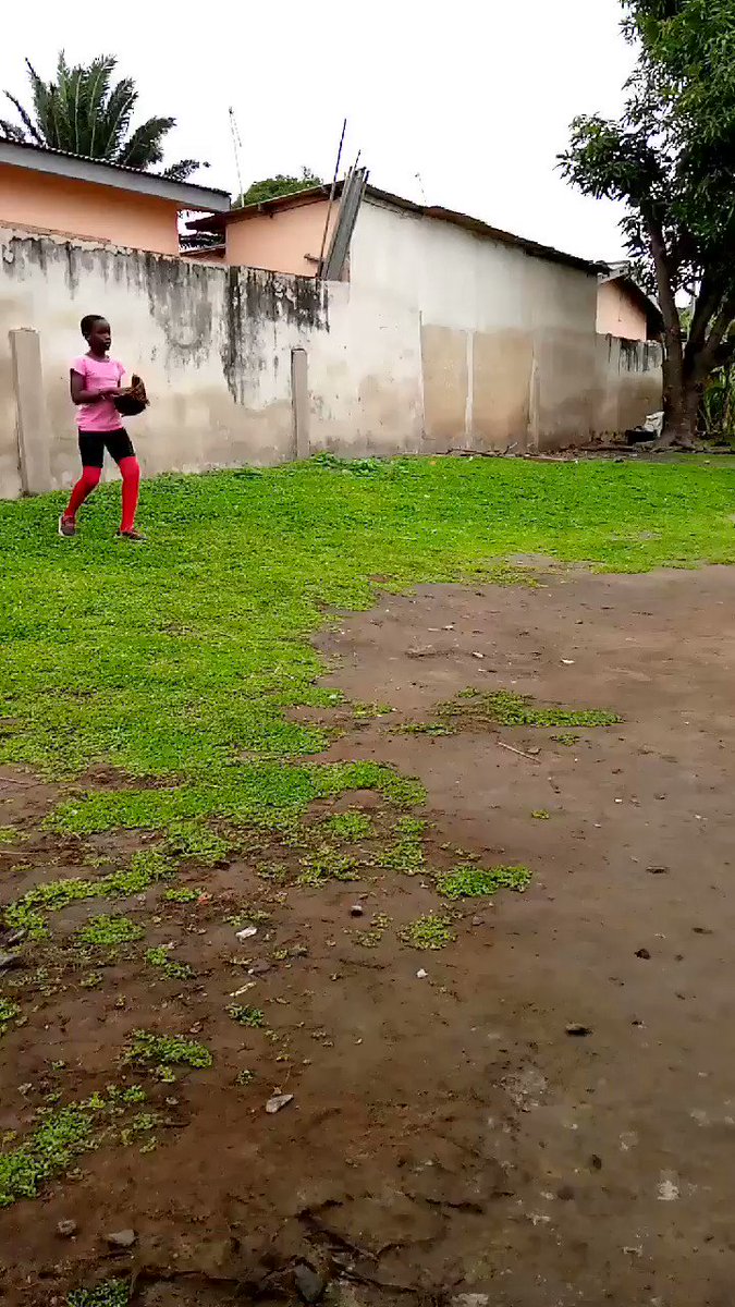 SAMUELA IS WORKING HARD EVERYDAY!
#GhanaFastPitch
#Helpspreadsoftballinthecommunities3
@MNBATigers05 @ascarborough @14uGloryNaudin @EastonFastpitch @PlayMSP @jen_schro @USASoftball https://t.co/2M85RAh9cg