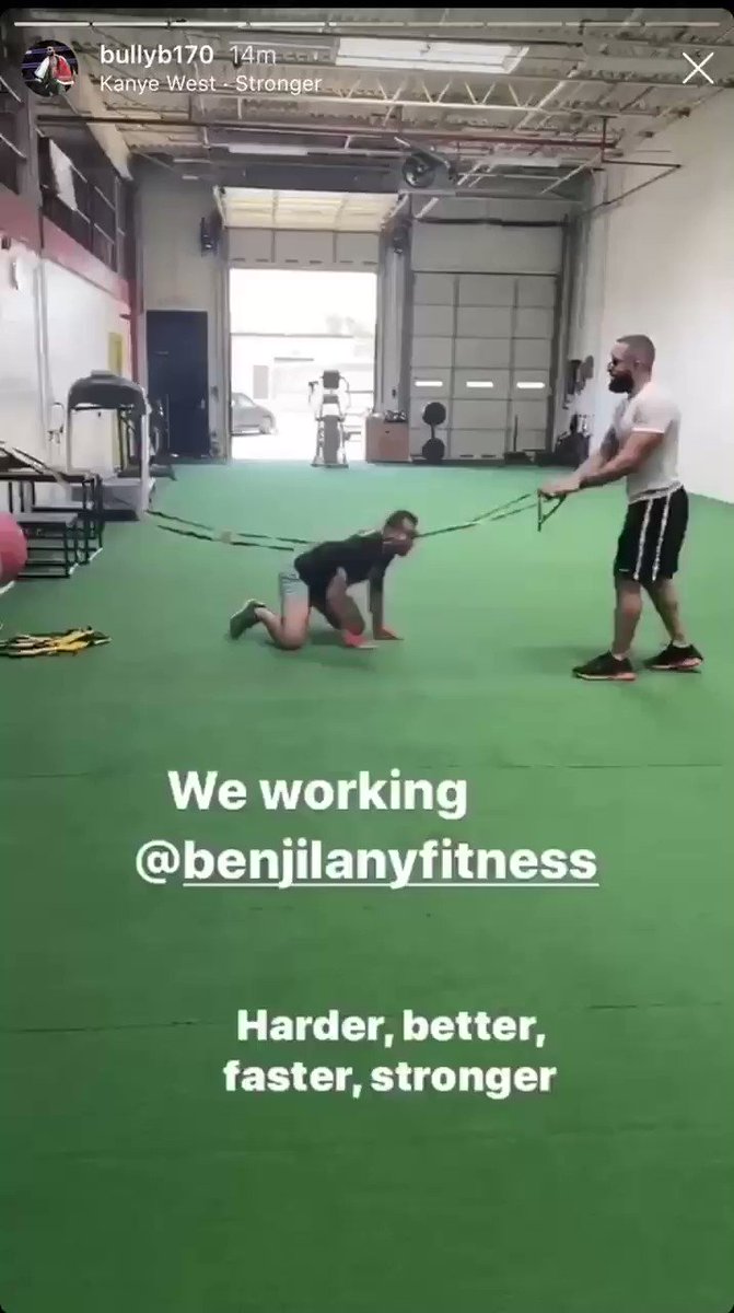 @bullyb170 believes that @TonyFergusonXT’s way is the only way 🔥✊ . #weworking @ufc @BellatorMMA https://t.co/IZMTRoG11k
