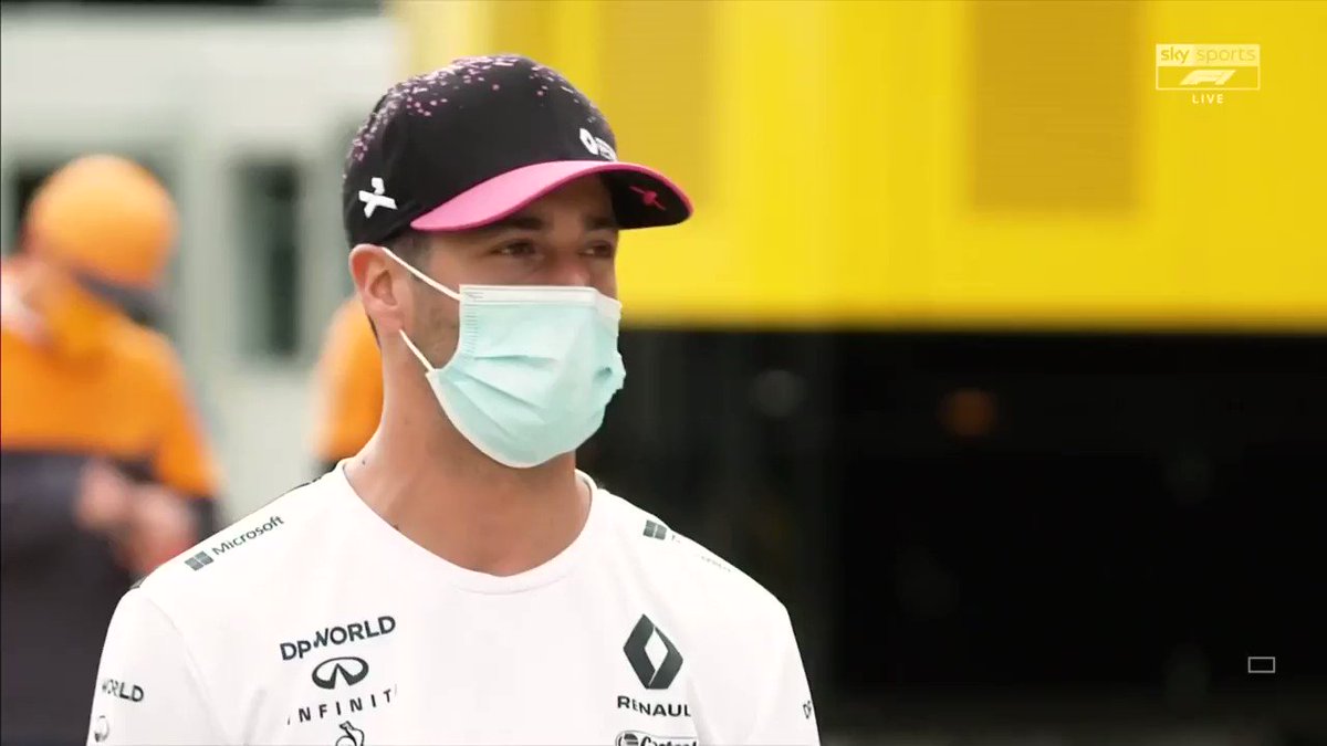 "I WILL END YOU" 🥊😂
@LandoNorris and @danielricciardo reflect on their battle at the #BritishGP in the middle of @JensonButton's interview! 🇬🇧
#SkyF1 | #F1 https://t.co/avkO4H2jbw