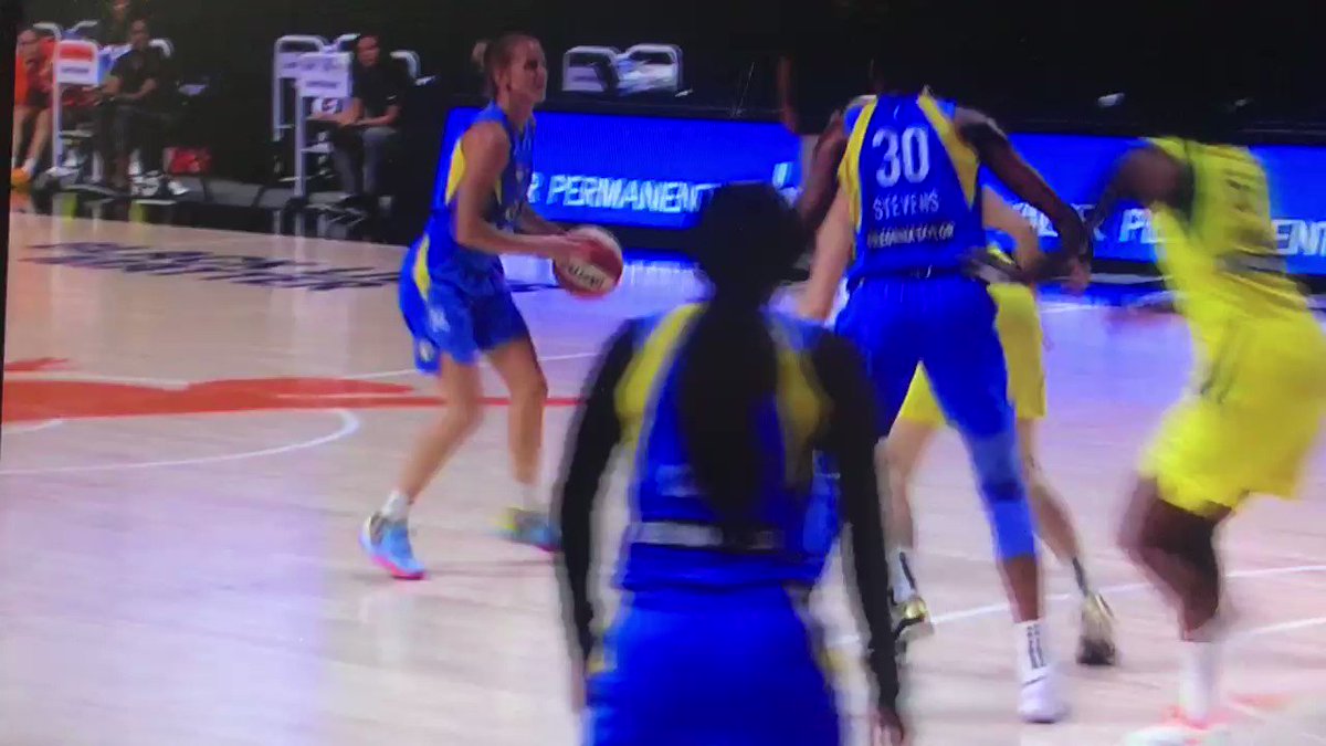 I truly believe this could be the @WNBA finals preview.
@seattlestorm and @chicagosky
Beautiful basketball. Just beautiful. https://t.co/CP3mGBH7NU