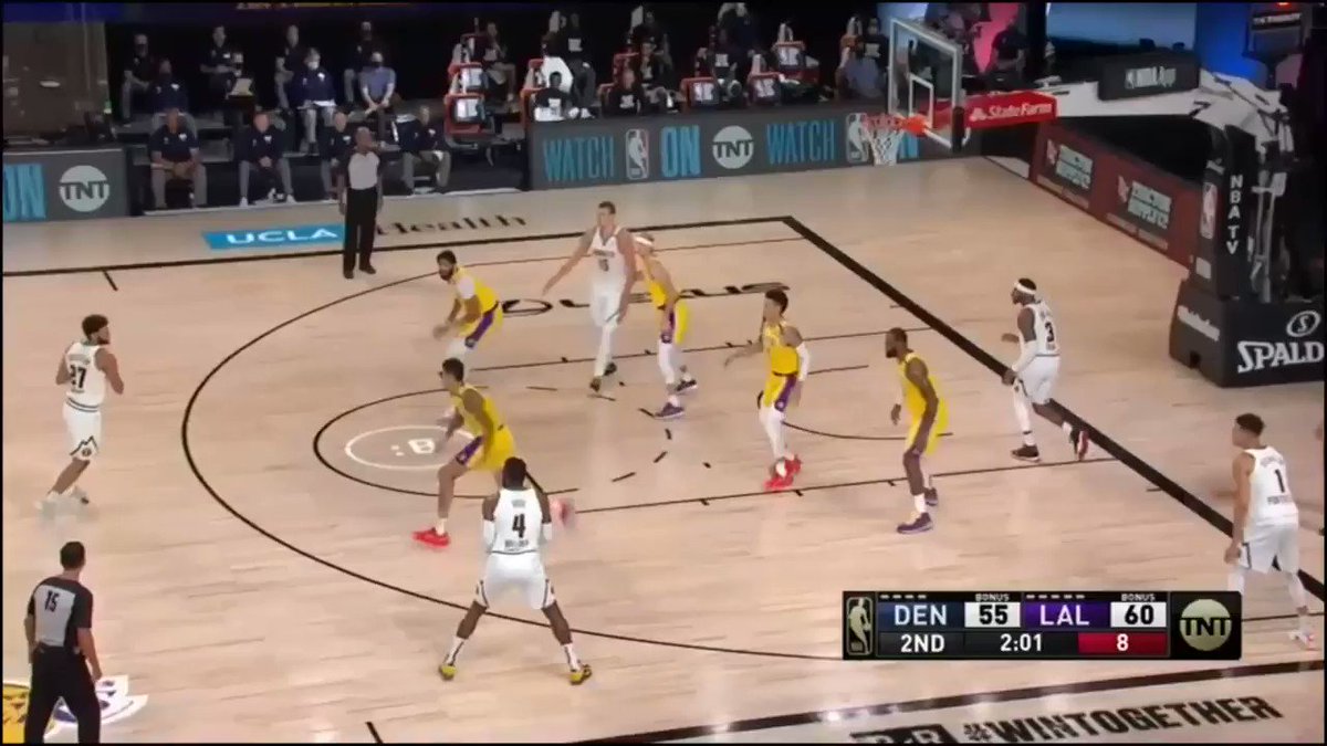 Paul Millsap drives the lane and dumps a great little pass off to Torrey Craig on the back cut for the layup
#Nuggets #MileHighBasketball https://t.co/I5XEFGjjAf