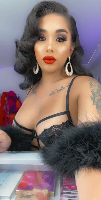 Today’s pinup glam! ??? https://t.co/oM4GMID7Vl