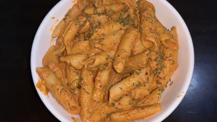 Makhani sauce pasta • Check out the full video on my YouTube channel 👇
https://t.co/icGw8duVnr
#pasta #makhani #pastainmakhanisauce #makhanisaucepasta #indianfood #italianfood #india #italy #food #foodlover #foodie #youtube #youtuber #youtubechannel #cookingathome #cooking https://t.co/r3eCWaUkW9