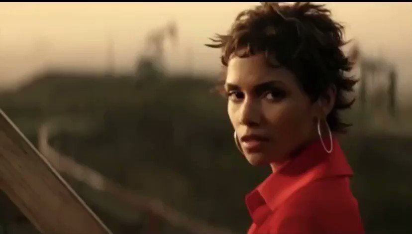 Happy Birthday to one of the sexiest women around, Halle Berry  