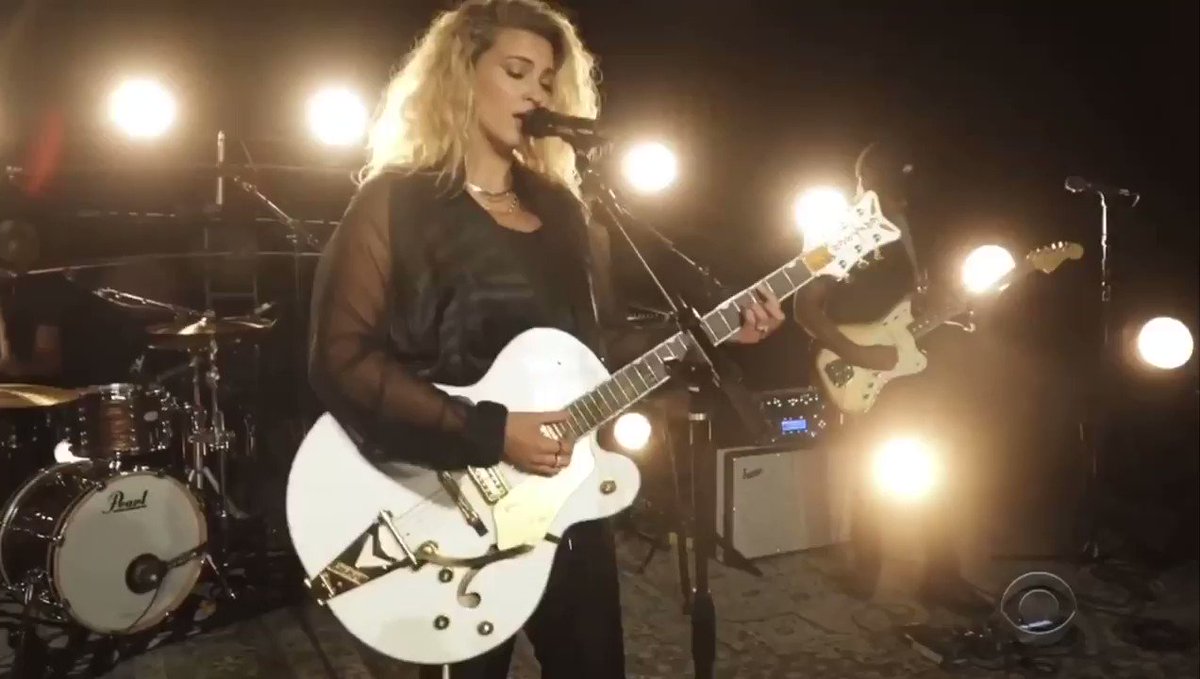 RT @tkhq8: TORI KELLY DESERVES ALL THE GRAMMYS IN THE WORLD!!!!!! #SolitudeEP https://t.co/DSITDcrcIr