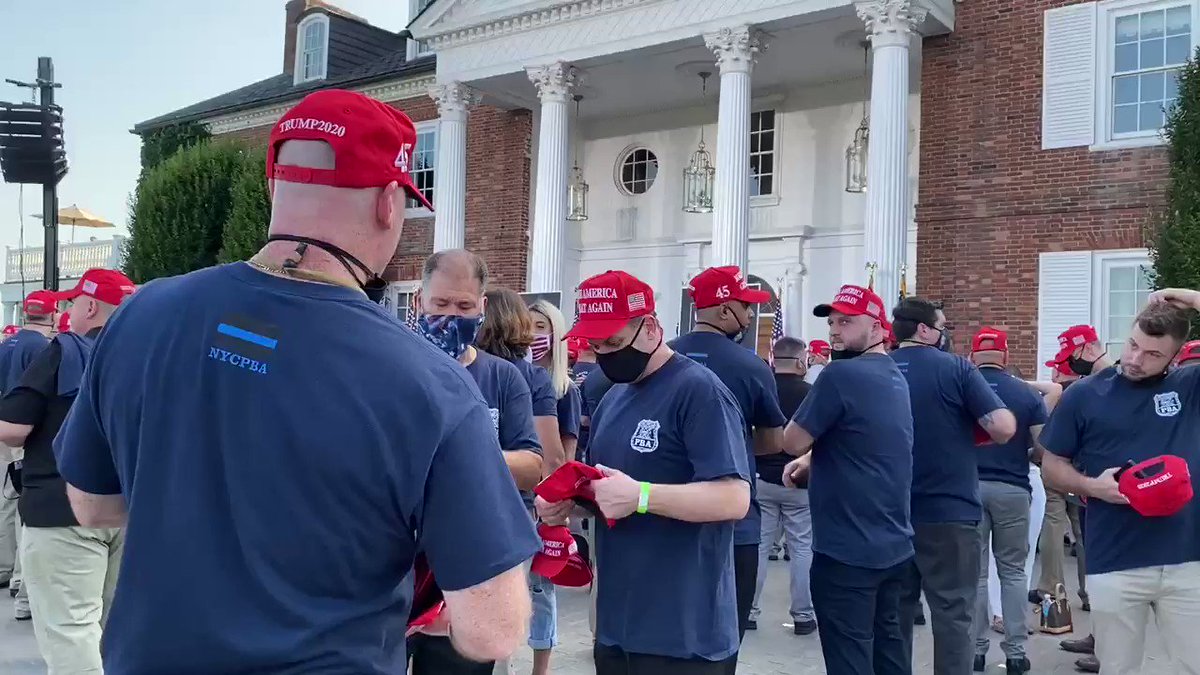 Tonight at Bedminster. Not a rally but it has that feel on a much smaller scale. Trump hats being passed out. Mask wearing is hit and miss. Outdoors but an estimated 300 in attendance in close quarters. Watch: https://t.co/cUb48tba6b