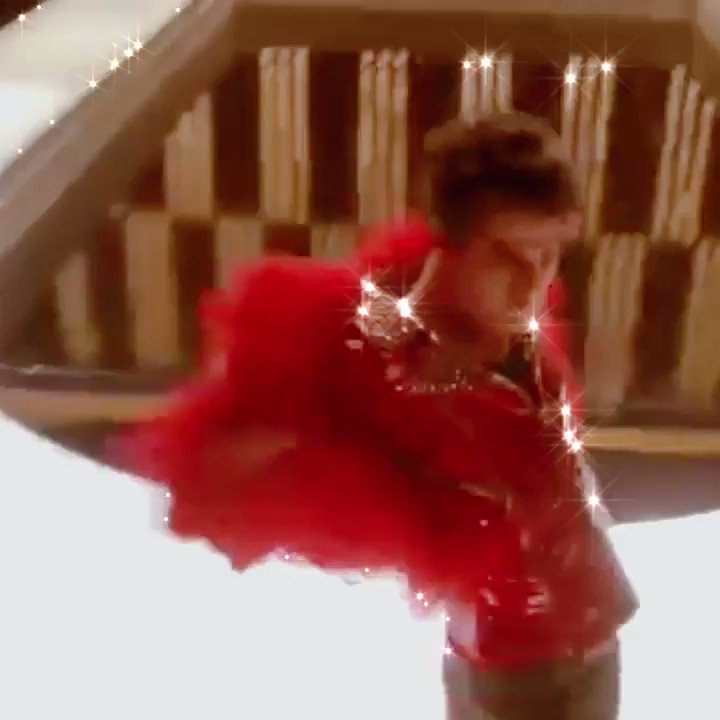 Darren criss bday today happy bday best actor playing the superior glee character 