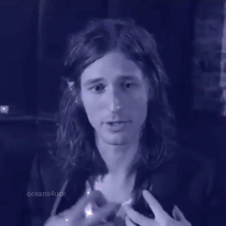 Happy birthday to Nick Valensi! You\re always the coolest 

