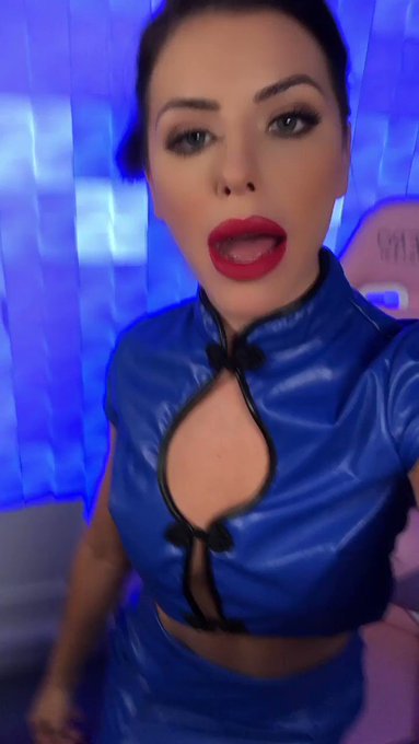 Let’s go baby! https://t.co/yBpcC7nTBP live now! https://t.co/3vMyTGyk5G