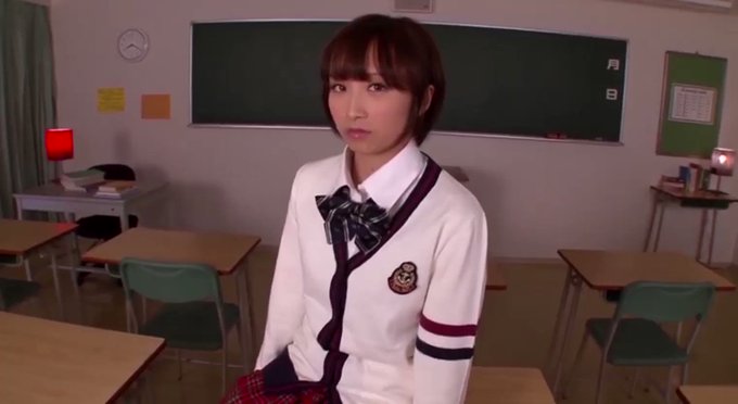 一人暮らしをしている親戚のお兄ちゃんの家に下宿している女子校生歩美
いつの日からか二人の同棲生活は始まった…💓 https://t.co/CcN0SwPlKp