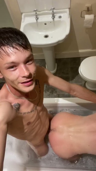 Breeding his hole with my bareback cock! ? Impregnating him while he splashes about! ? RT if you need