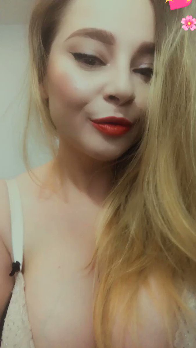 Model - MissBlonde cute