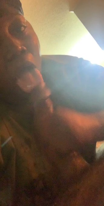 He love it when I spit on it https://t.co/Bwk3QwScuA<a href="/tag/oldtomenewtoyall"class="tags"><span>#oldtomenewtoyall</span></a>