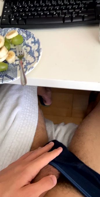 Why don’t you come and ride on this dick ? https://t.co/QtKj0fZOXY