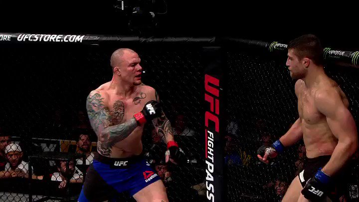 Fiiiiiiiiight weeeeeeek!!!
@lionheartasmith vs @rakic_ufc is LIVE SATURDAY on @espn+ at 9pm ET #UFCVegas8 https://t.co/c5bEEc7bcP