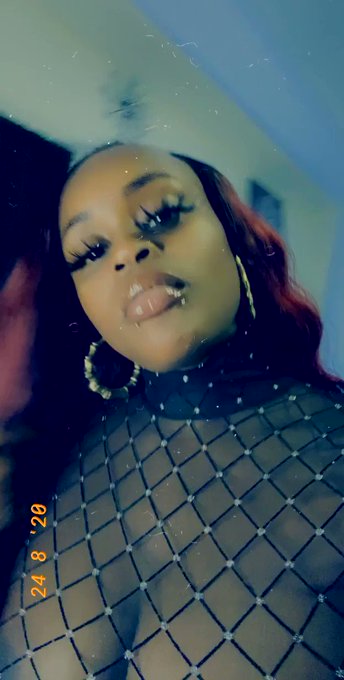 Who gone handle me 😩🖤 https://t.co/EIzY93NICC