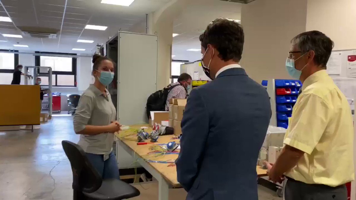 Aux chefs dâentreprise : embauchez des jeunes ! LâĂtat vous aide en assurant un coĂ»t quasi nul pour le recrutement dâun apprenti et une prime de 4 000 ⏠pour lâembauche dâun jeune.
Notre ambition est claire : 1 jeune = 1 solution. Il nây aura pas de gĂ©nĂ©ration sacrifiĂ©e. https://t.co/1AVahOsXvU