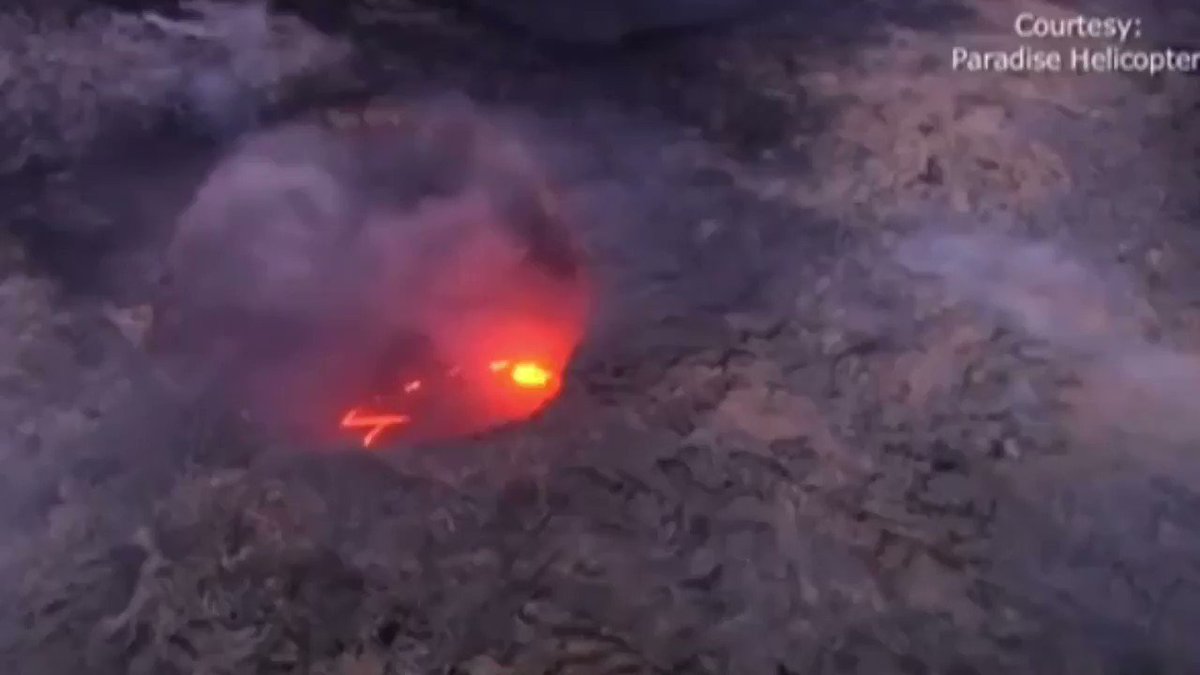 Hawaii's Kilauea volcano, one of the world's most active, recently formed a smiley face in its over 24-metre deep crater during an ongoing eruption.
Mick Kalber of Paradise Helicopters captured the breathtaking scene. https://t.co/VzGOvRPo8t