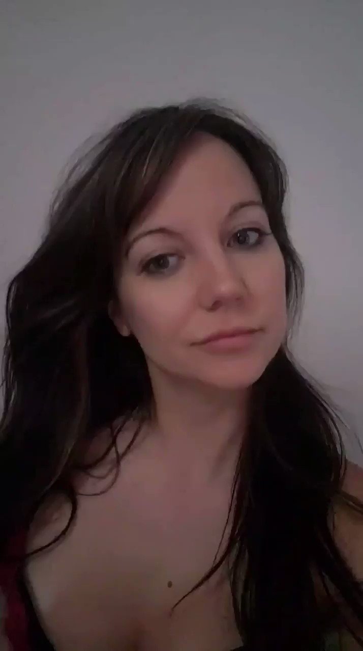 Andi Land 🌺 on X: Good morning! 💜 Pickle juice is my favorite thing  after an evening of drinking, best hangover cure around!  t.coUu9fZIenF0  X