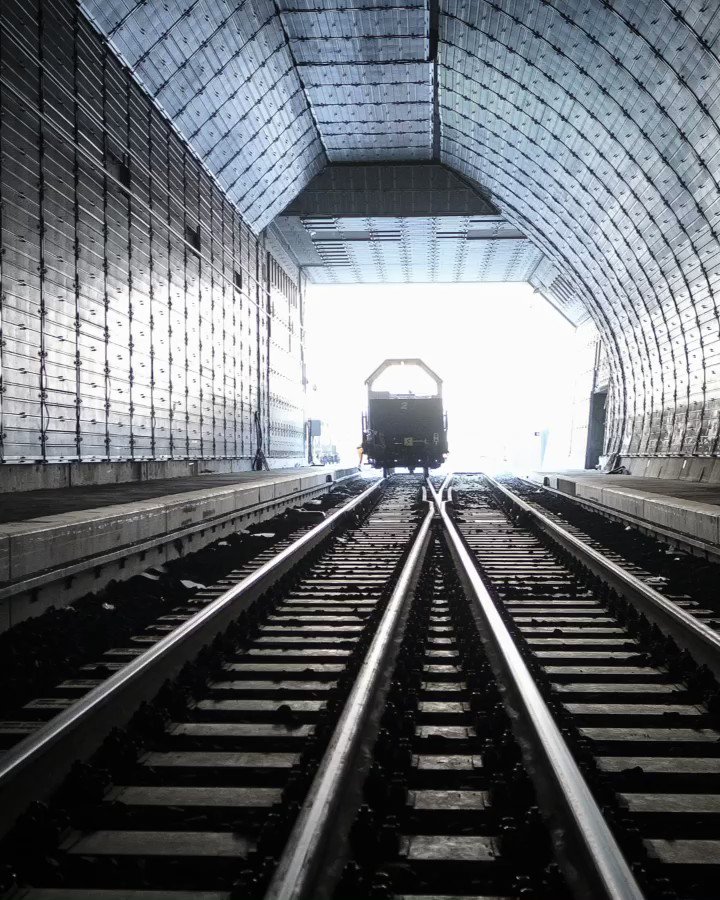 Nach über 12 Jahren Bauzeit ist er endlich fertig: Der Ceneri-Basistunnel, das drittgrösste Tunnelbauprojekt der Schweiz, wird heute eröffnet 🎉🚇 #Ceneri2020 https://t.co/VxH6fjeVkc