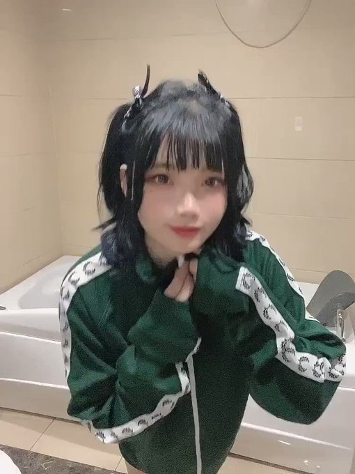 コスプレイヤーcarrot-蘿蔔仔のTwitterエロ動画1