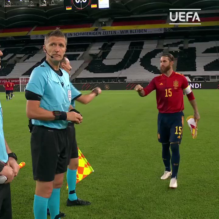 🗣️ "Antonio!"
Club teammates, international opponents 🤗
@SergioRamos 🤝 @ToniKroos
#NationsLeague https://t.co/rpeVB2locw
