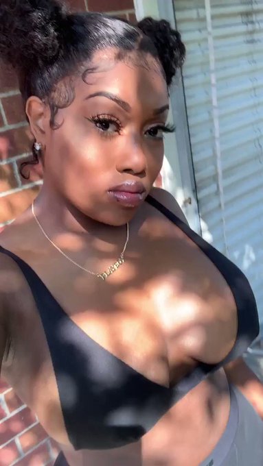 Ashley D’s pics and videos