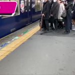 これが日本の『Fall Guys』!鷺ノ宮駅の満員電車でゴールまで競争だ!