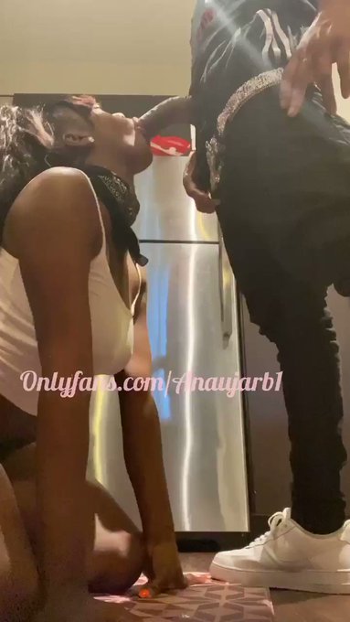 Few drinks in and I’m begging for that DICK to be down my throat. https://t.co/xZYcNmNCff