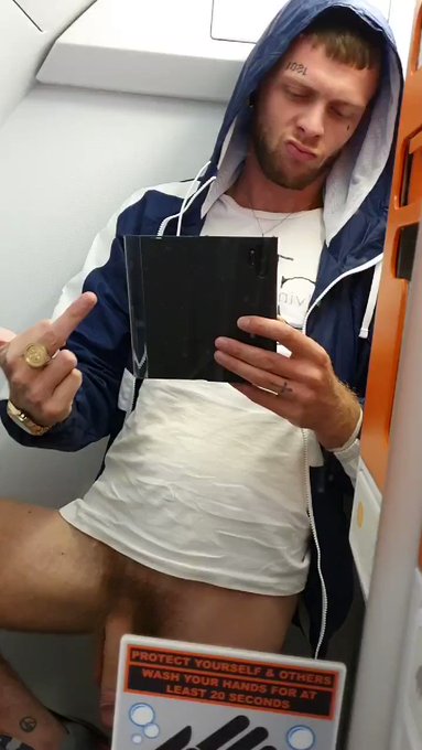 Got horny as fuck on the plane!🍆💦😈

RT if you'd suck that Scally Dick! Give you a right Gobfull!💦💦💦

#gayuk