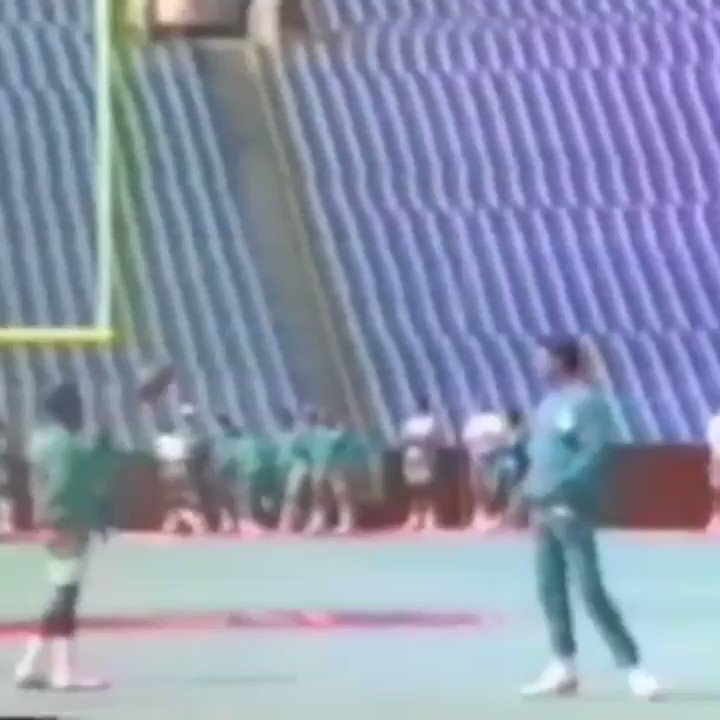 Happy 60th birthday to the legend, Dan Marino. 