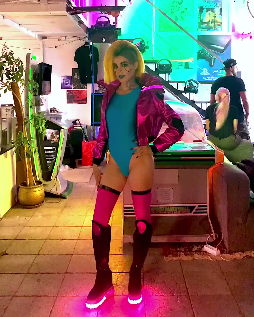 Yugoro on X: After a year of polishing — my Chromanticure cosplay from the  @CyberpunkGame universe is super finished! ❤️🦾😏 Very proud of the  results. 🦄 BTW can you guess the background