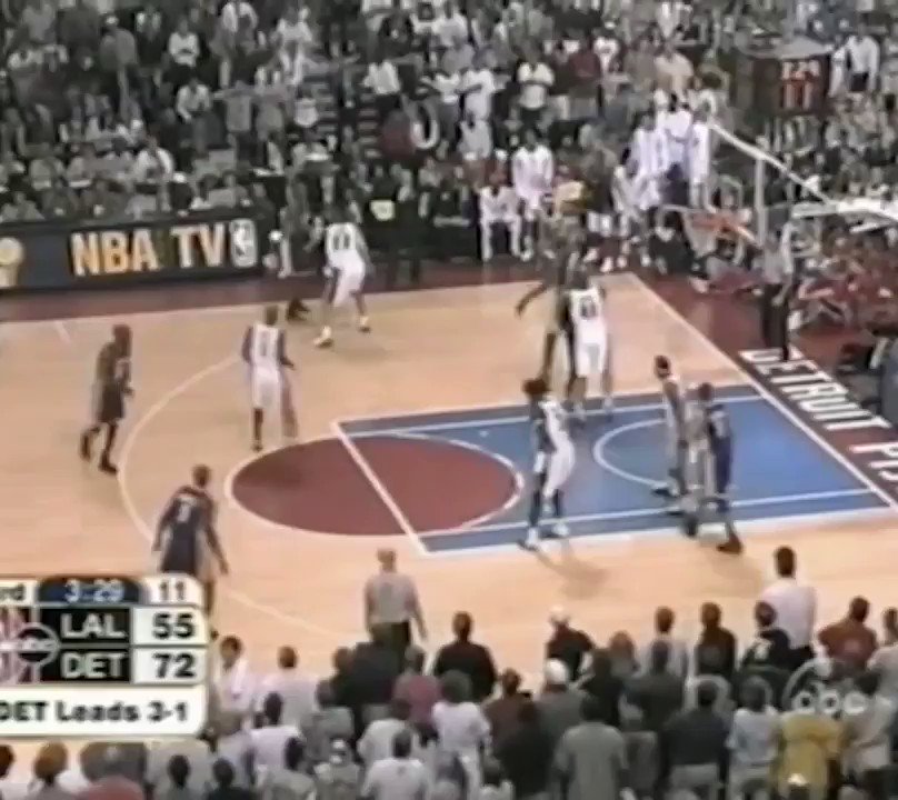 The greatest undrafted player in NBA history turns 46 years old today. 

Happy Birthday to Ben Wallace! 