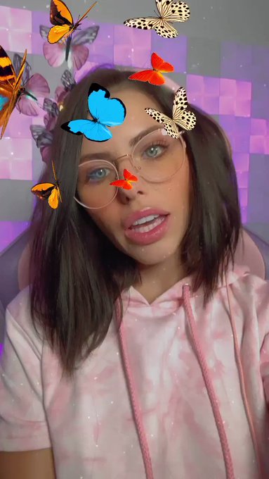 I’m live now on https://t.co/V7o0bjtBR3 @Twitch https://t.co/1kg06BVUOl