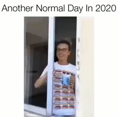 Otro día normal en el 2020. 😂😂 https://t.co/DDrfh0pd3n