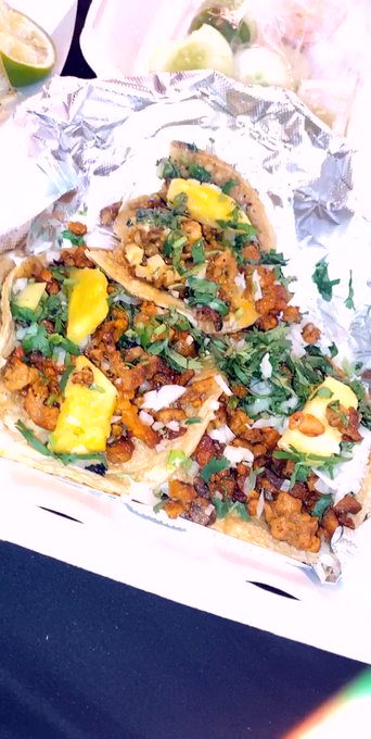 Lunch bang #Elote #tacos  🌮🙃🤤 https://t.co/3yalkRx6Tm<a href="/tag/elote"class="tags">#Elote</a><a href="/tag/tacos"class="tags">#tacos</a>