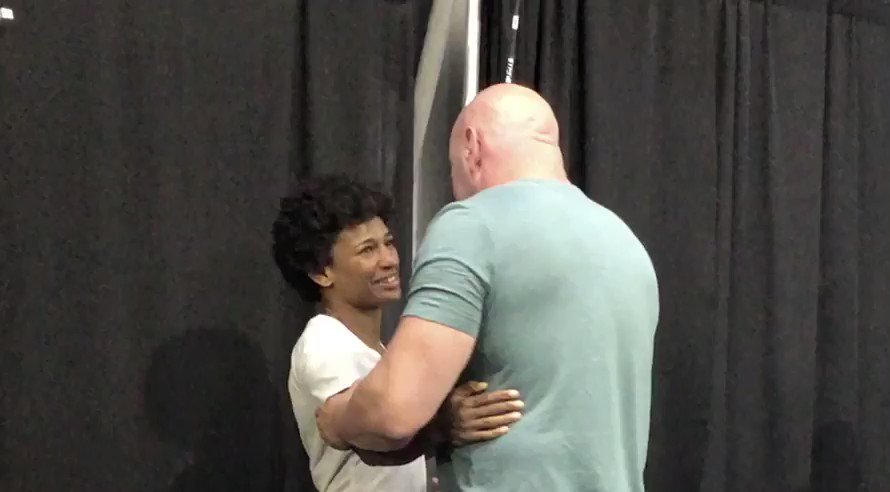 You know you’re a #winner in life when fans on social media are arguing the decision, you get a #FOTN bonus, take part of the post-fight presser and the boss himself makes it a point to give you props in person. #UFCVegas10 @AngieOverkill https://t.co/veUeYYVeeu