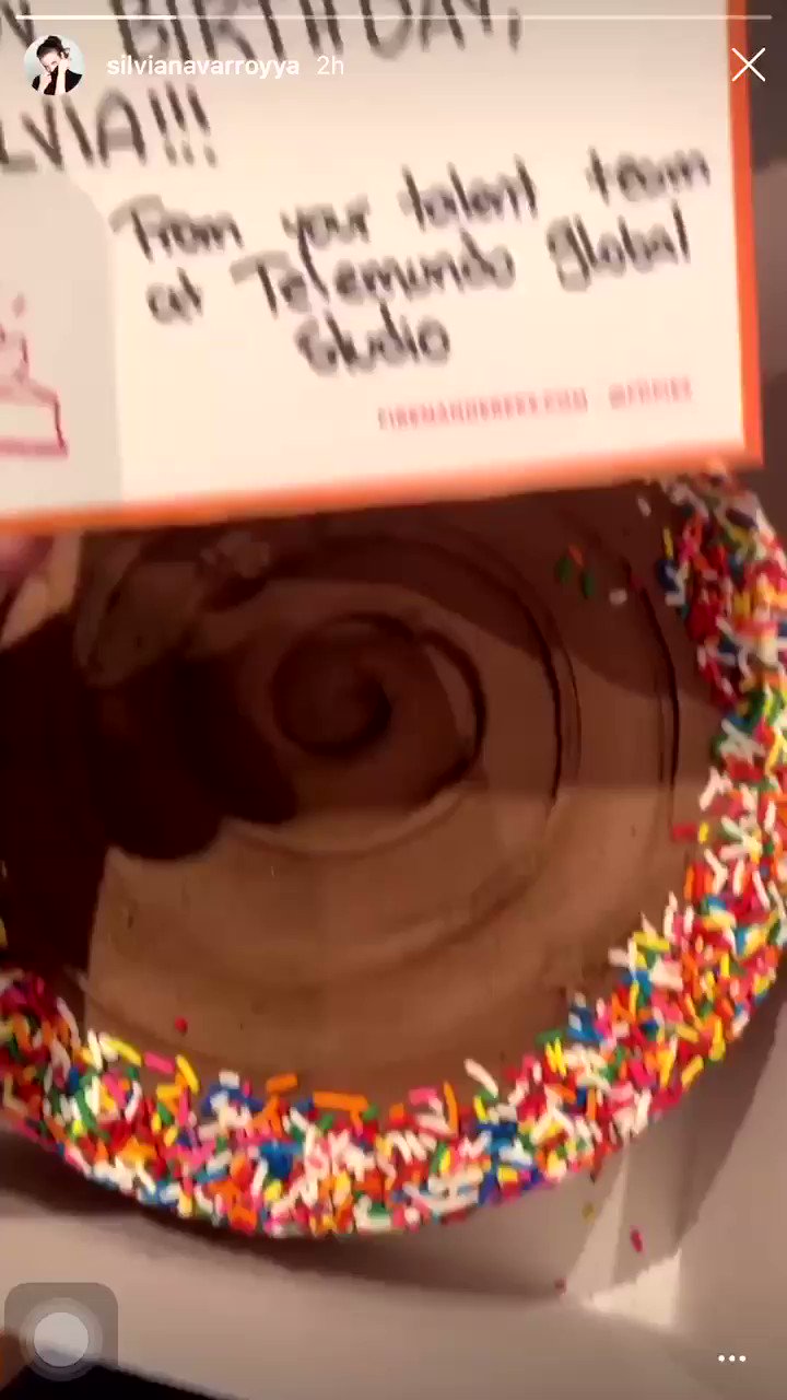 Perdi tudo quando ela disse happy birthday 

FELICIDADES SILVIA NAVARRO 