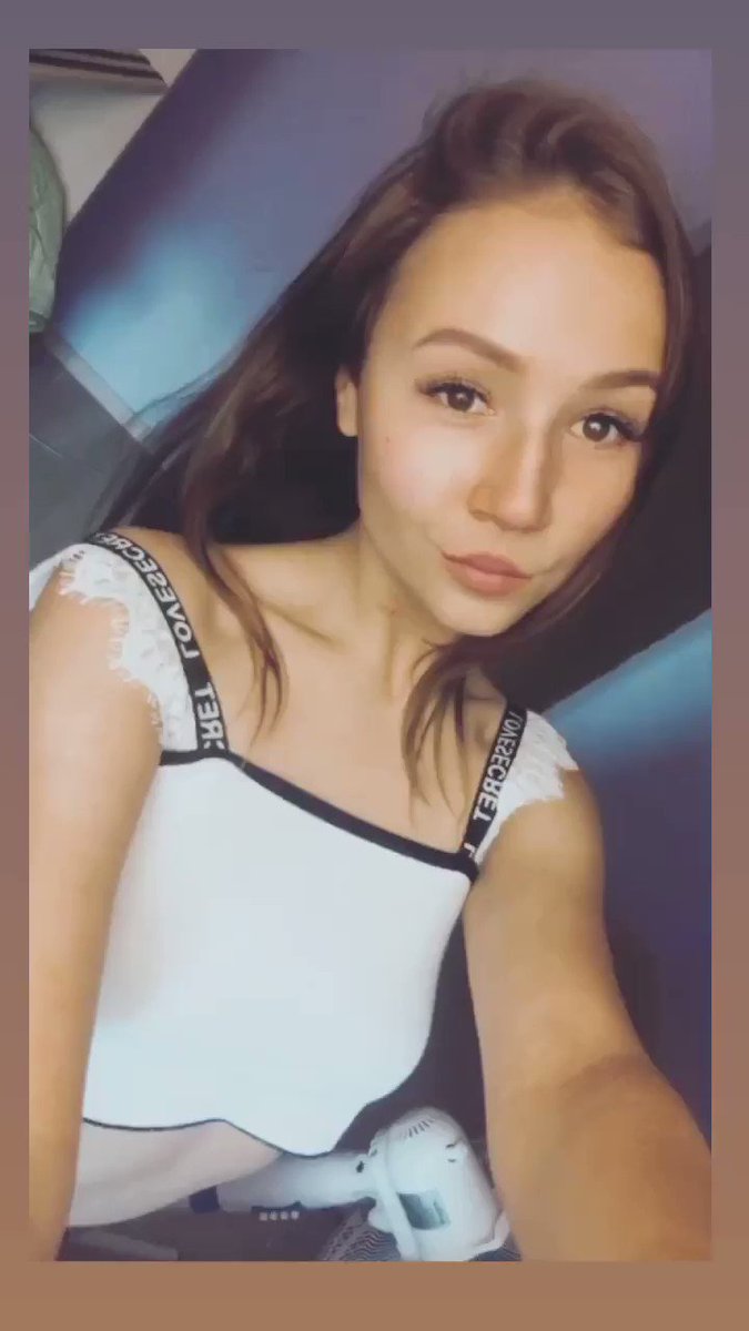 Model - LittleCarolly legs