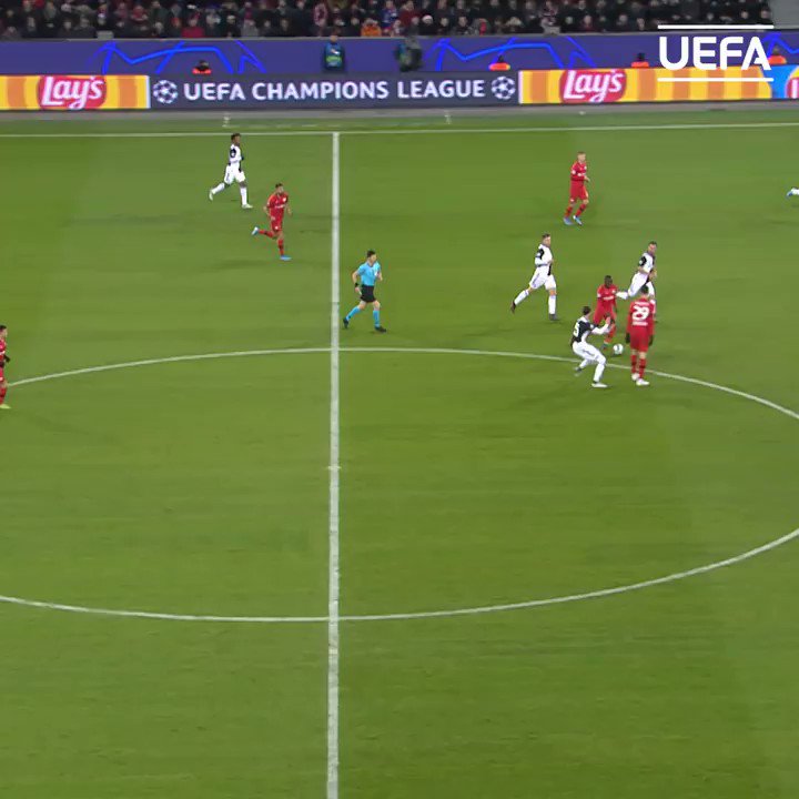 A glimpse of Merih Demiral's talent against Leverkusen ๐
๐๐น๐น ๐๐ต๐ฒ ๐ฎ๐๐๐ฟ๐ถ๐ฏ๐๐๐ฒ๐ ...
#UCL https://t.co/Nn2RFFxfu6 https://t.co/xNM0cT4GhC