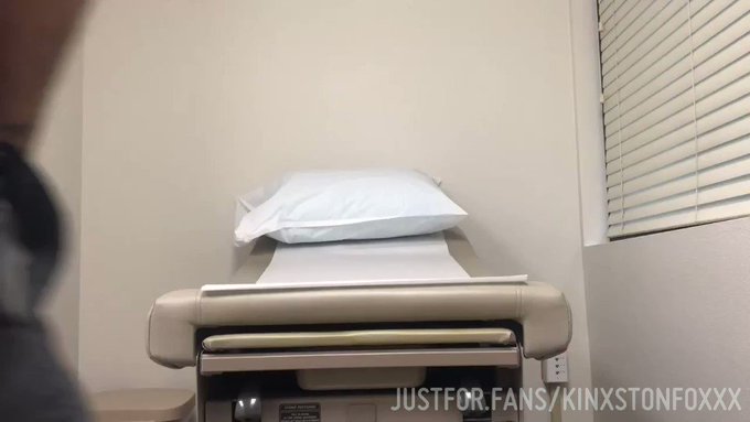 Doctors office (almost got caught!)...

See this and more at:
https://t.co/sopPATF8Mu https://t.co/Z