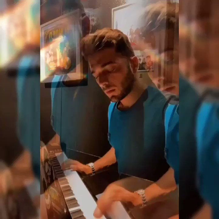Mi piace vederti suonare il piano e sentire la tua bellissima voce @GianGinoble 👑😍❤🥰💕
#gianginoble11 #gianlucaginoble #ggmessage #ilvolo #ilvolomusic #abruzzoprince
#someoneyouloved
#singer #music #italy
#Montepagano #abruzzi #italy https://t.co/ZSMVL0ee9E