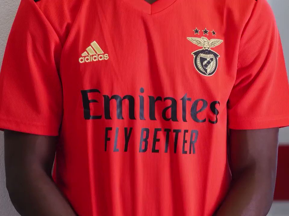 Kicking off the new season in style in the new Fly Better shirts! Wishing all our clubs good luck for the season ahead!
#FlyEmiratesFlyBetter @RealMadrid @Arsenal @ACMilan @SLBenfica @OL https://t.co/YOm5yo7TIn
