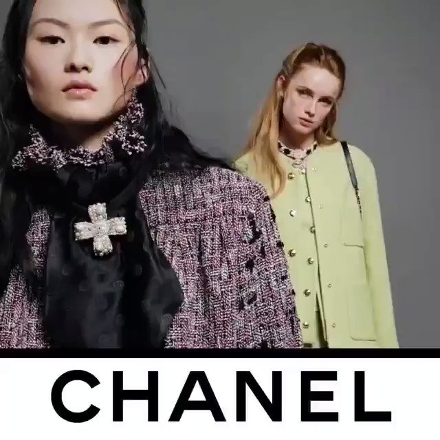 Loving @CHANEL β€ The video recorded by Guillaume Delaperriere shows models He Cong and Rianne Von Rompaey modeling THE CHANEL suit that is revisited with pure lines drawing a sleek silhouette. See the CHANEL Fall-Winter 2020/21 Ready-to-Wear collection @CHANEL.β€πππ https://t.co/6esXxSbz1W