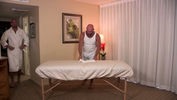 MEN of MONTREAL RECOMMENDS
New From @masqulinxxx ? 
"From Boss To Bottom" with Michael Roman (@RomanMichaelXX)