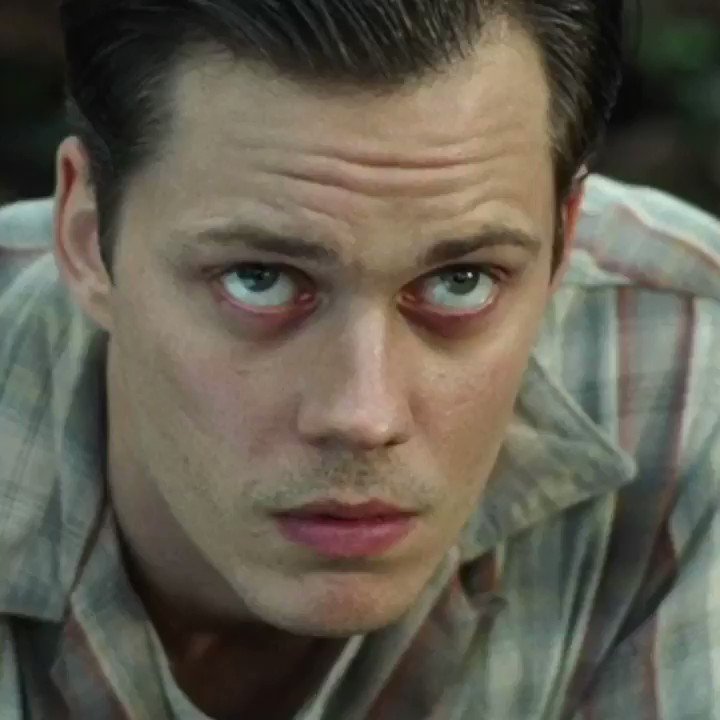 RT @CSTIGLIONE: bill skarsgard the devil all the time fancam https://t.co/ZCEJlMif1A