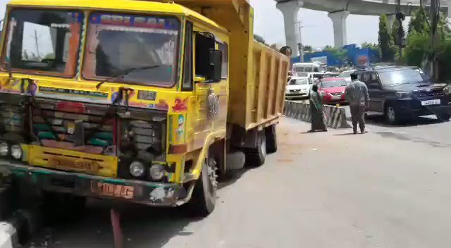 NewsMeter (@NewsMeter_In) on Twitter photo 2020-09-18 06:29:15 A part of the road caved in the west zone of #Hyderabad. Civic authorities have been roped in to access the damage, while the traffic has been temporarily diverted. Hyderabad received intense spell in the last 48 hours. A part of the road caved in the west zone of #Hyderabad. Civic authorities have been roped in to access the damage, while the traffic has been temporarily diverted. Hyderabad received intense spell in the last 48 hours.